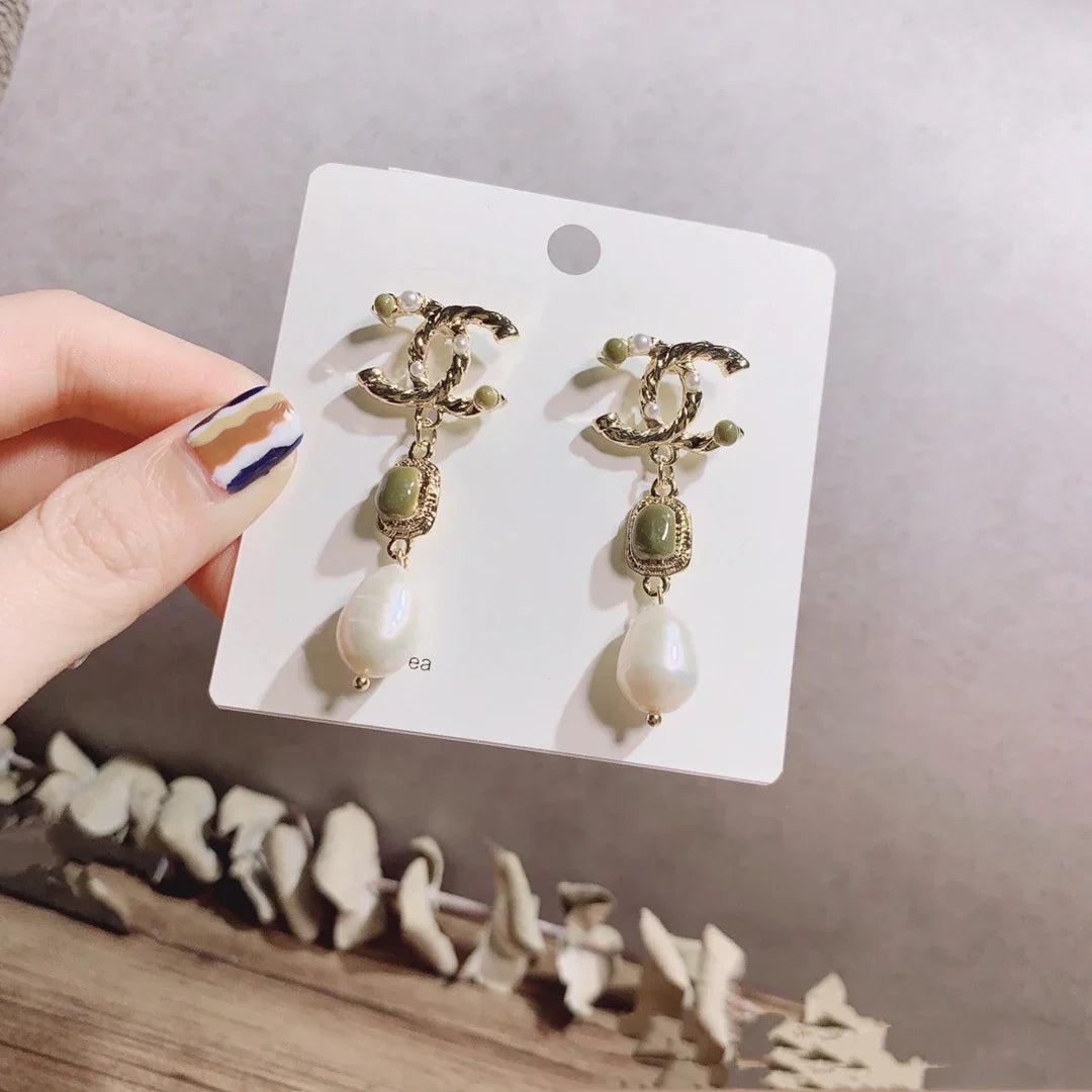 Women's Versatile Earrings