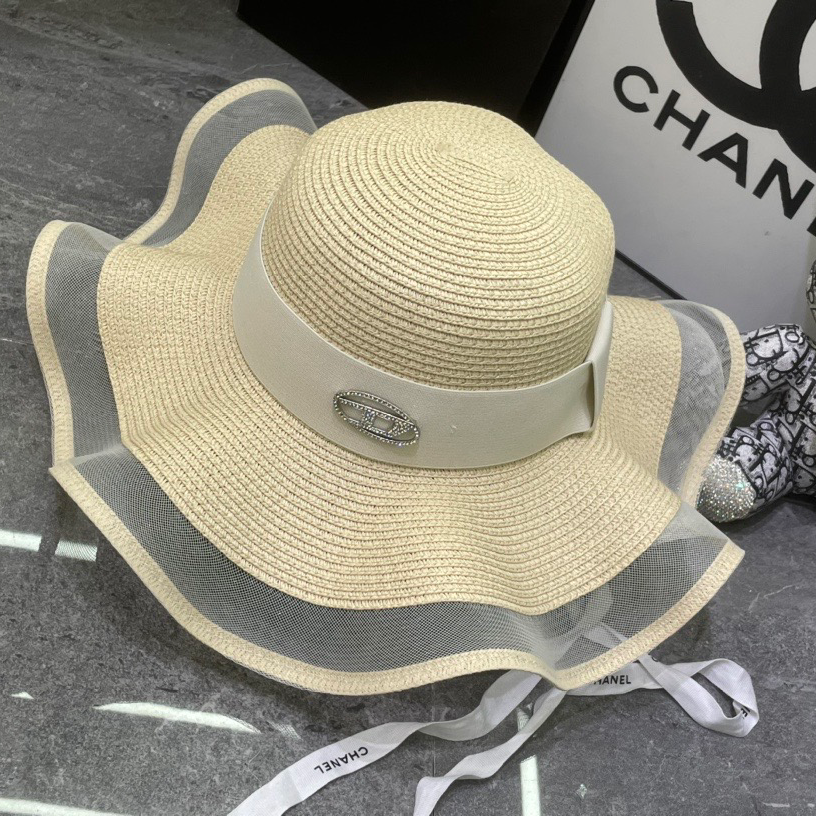 Ladies New Fashionable Wavy Edge Large Brim Sun Hat