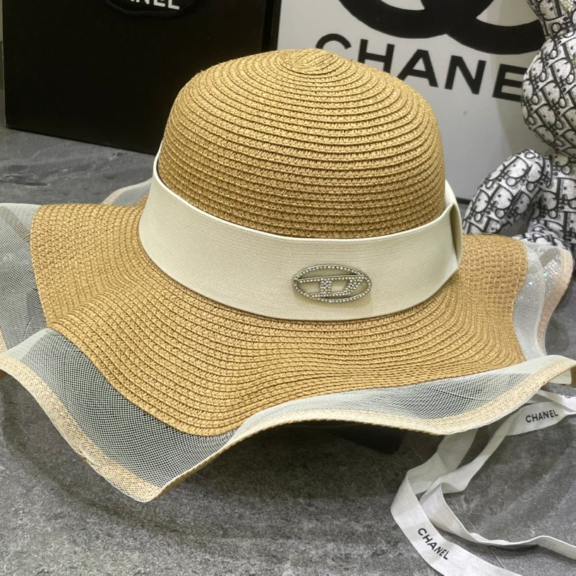 Ladies New Fashionable Wavy Edge Large Brim Sun Hat