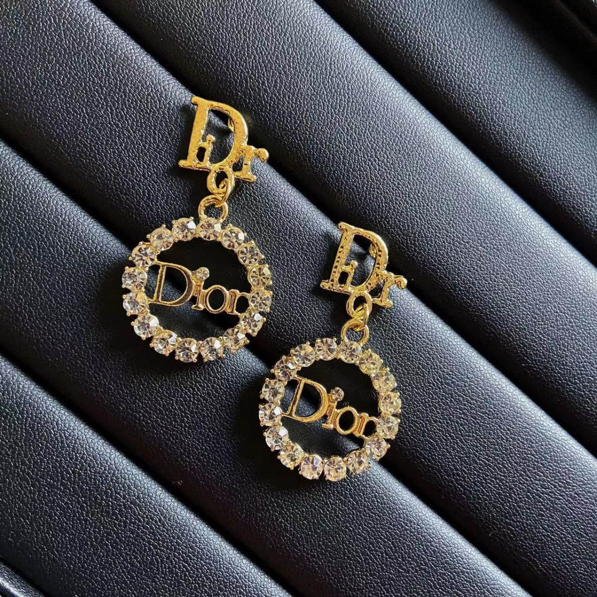 Women's Small Fragrance Style Earrings