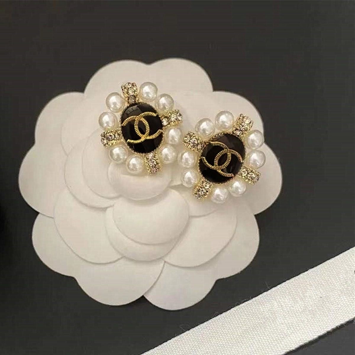 Ladies New Exquisite Earrings