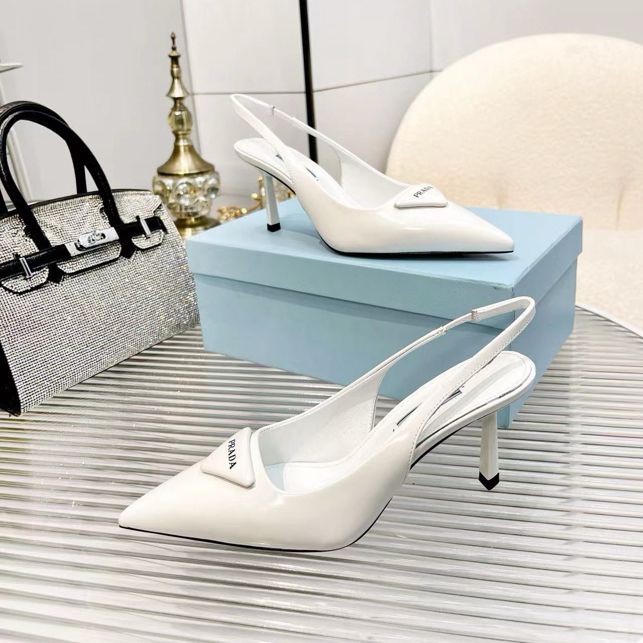 Women's Fashion High-end Triangle Buckle Sandals