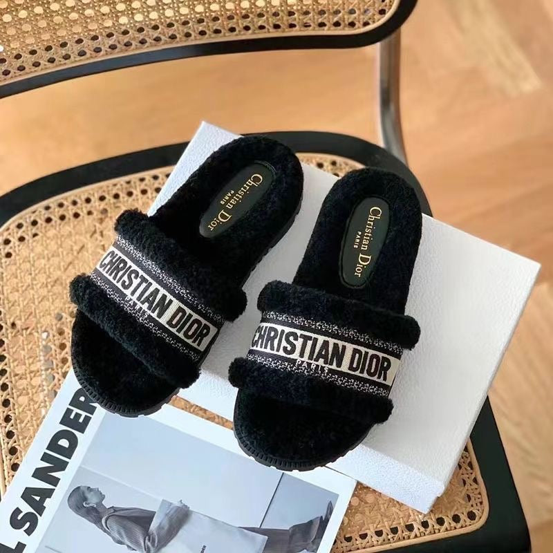 Ladies New Embroidered Fur Slippers