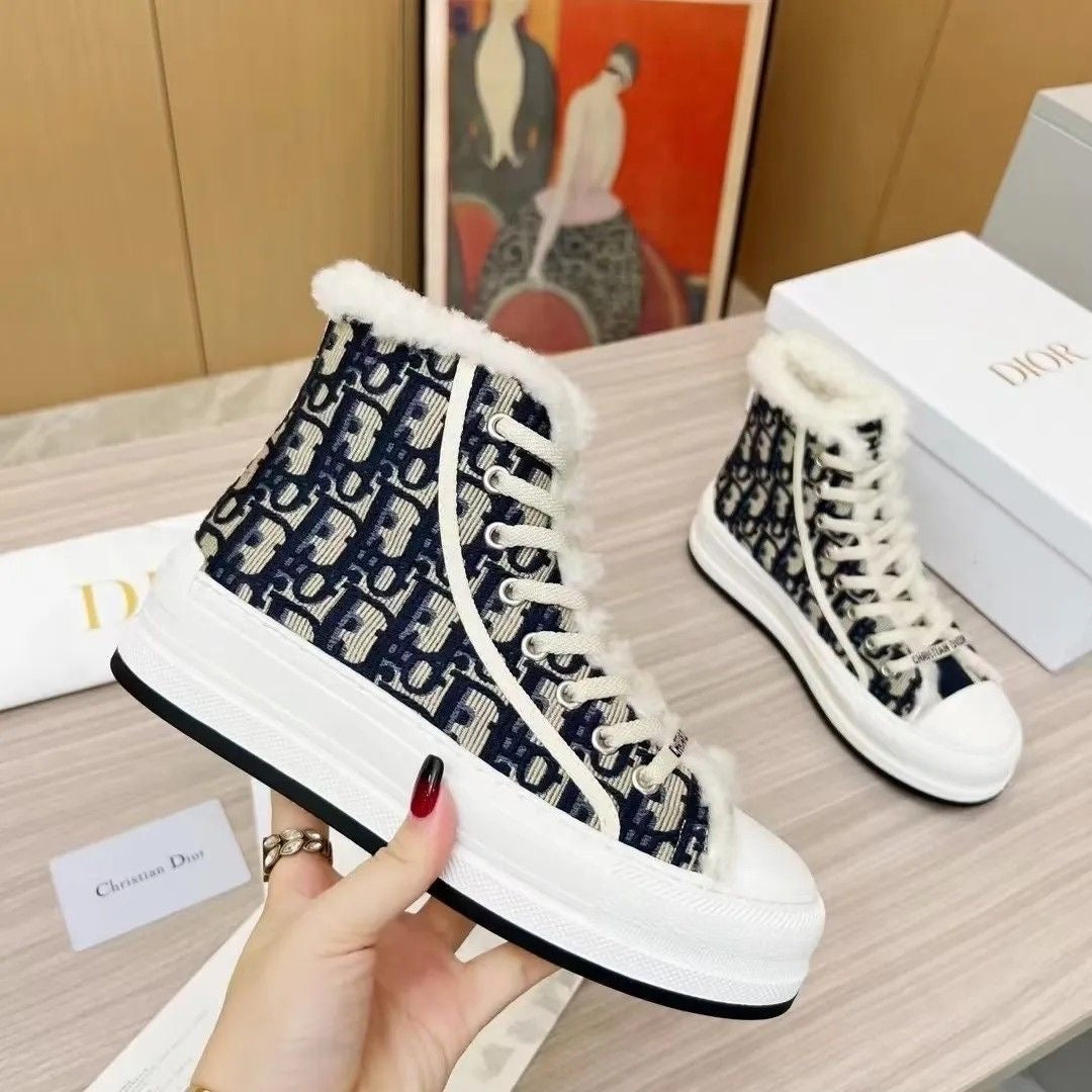 Ladies New Embroidered High Top Fur Shoes