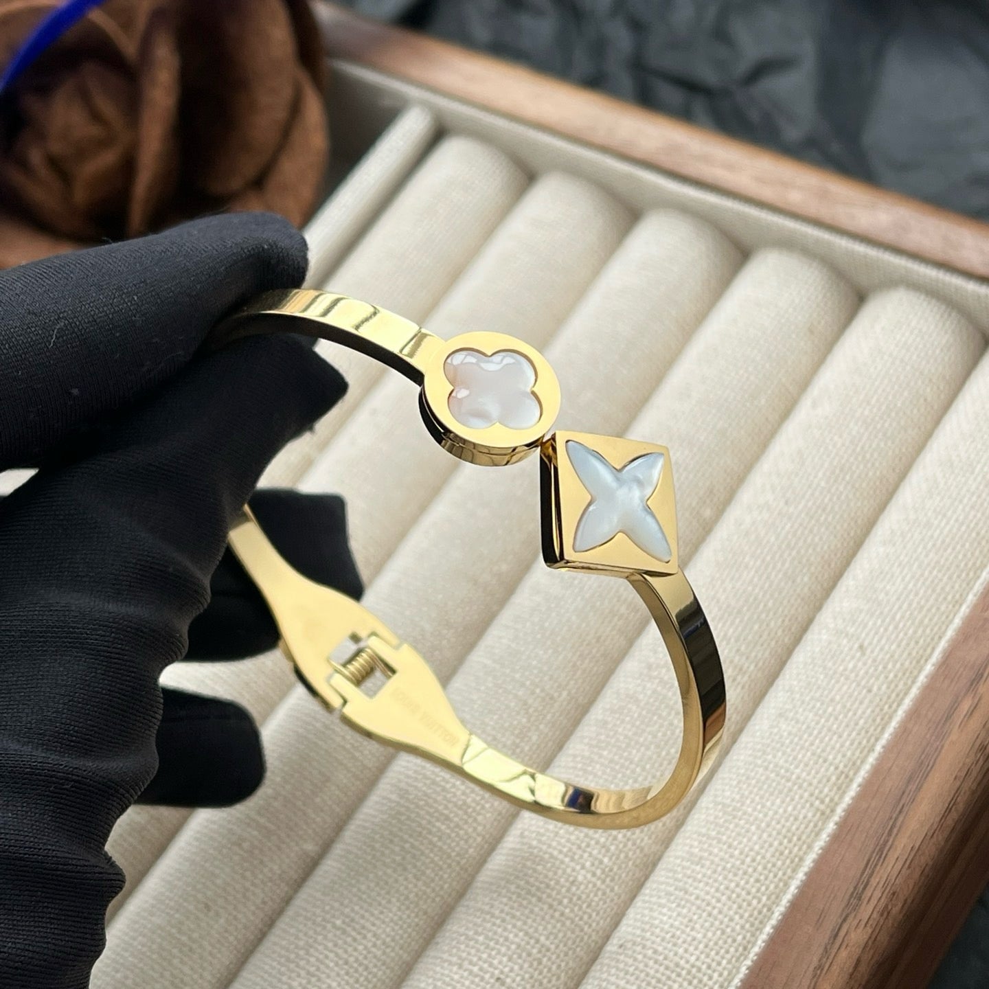 Women's Fashionable High-end Bracelet