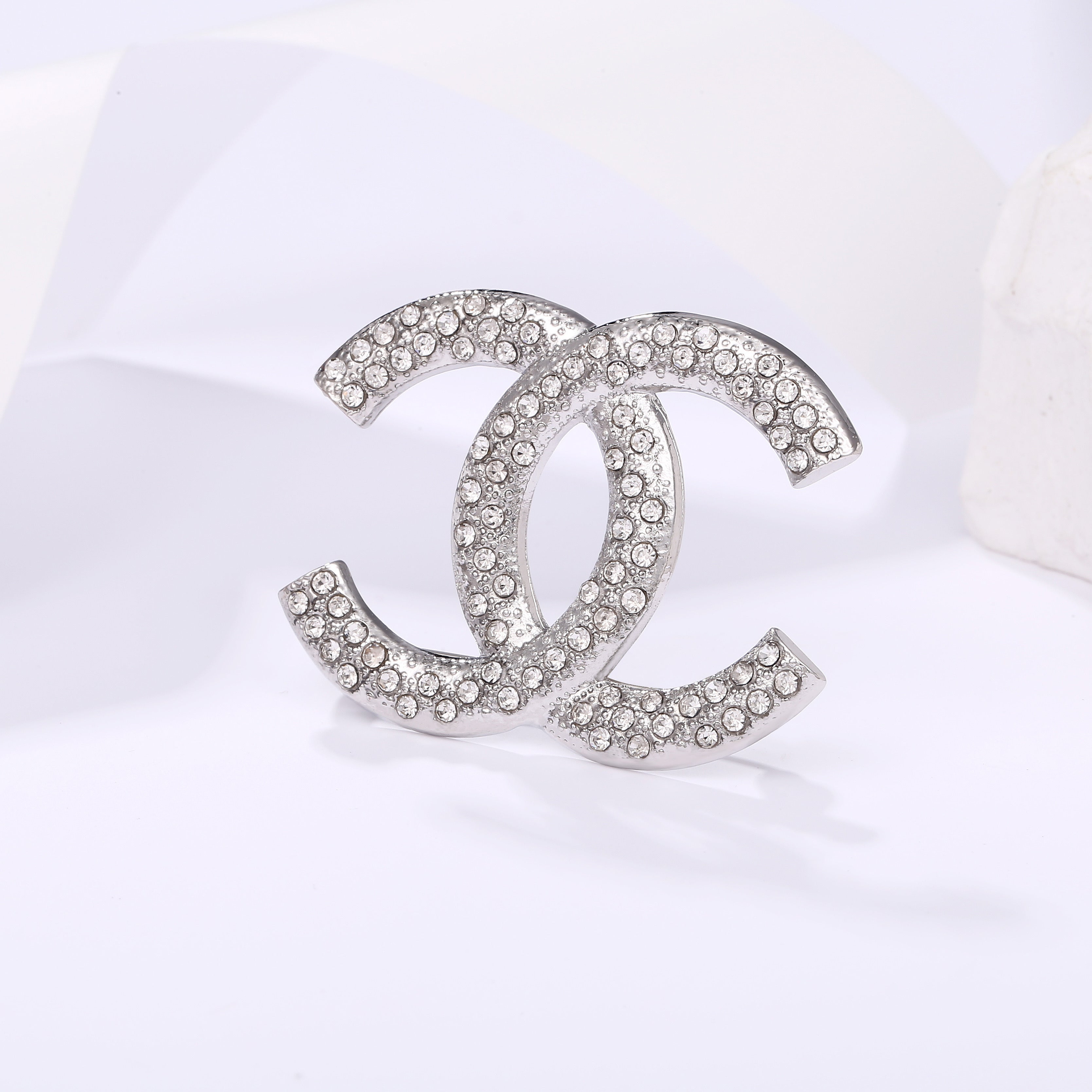 Women's High-End Letter Fashion Brooch Accessories - najeste