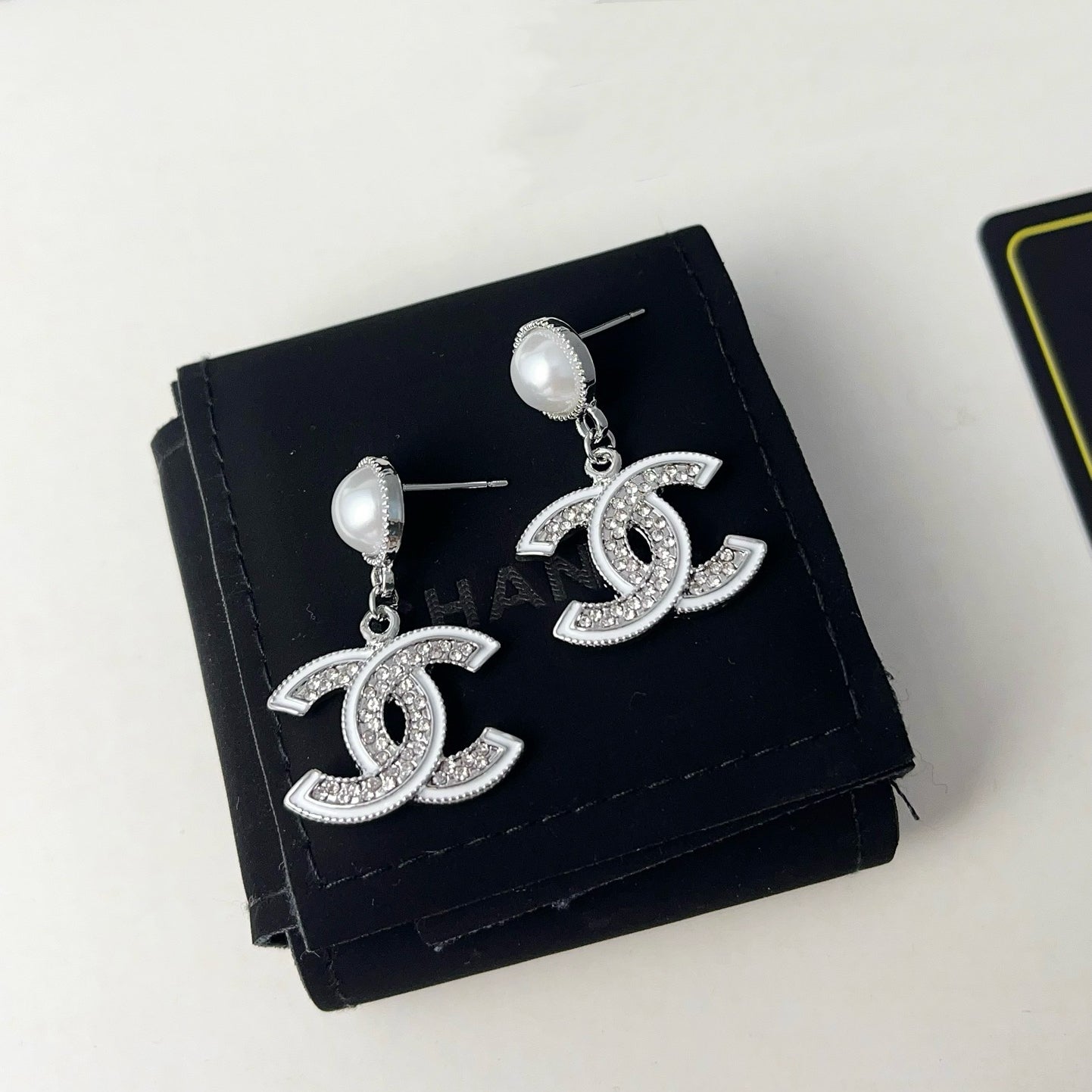 Ladies New High-End Letter Earrings