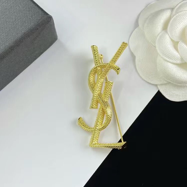 Women's High-End Letter Fashion Brooch Accessories - najeste