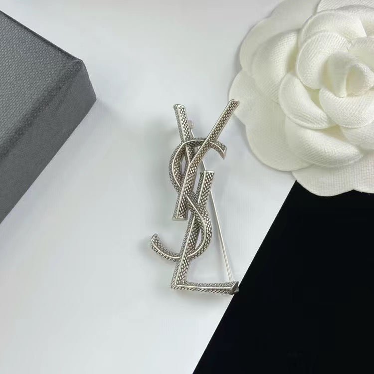 Women's High-End Letter Fashion Brooch Accessories - najeste