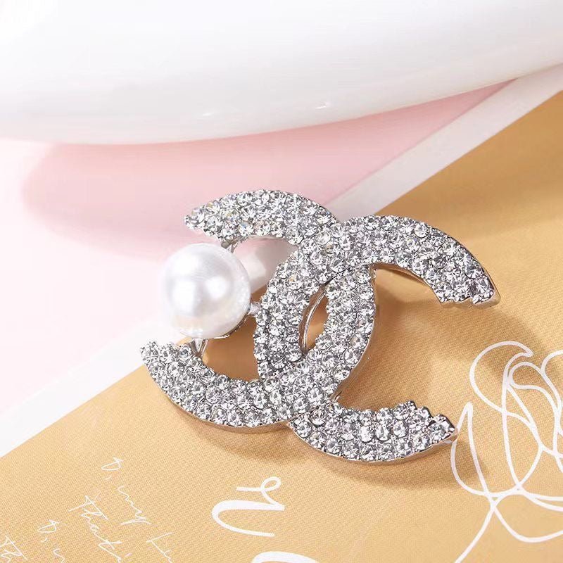 Women's High-End Letter Fashion Brooch Accessories - najeste