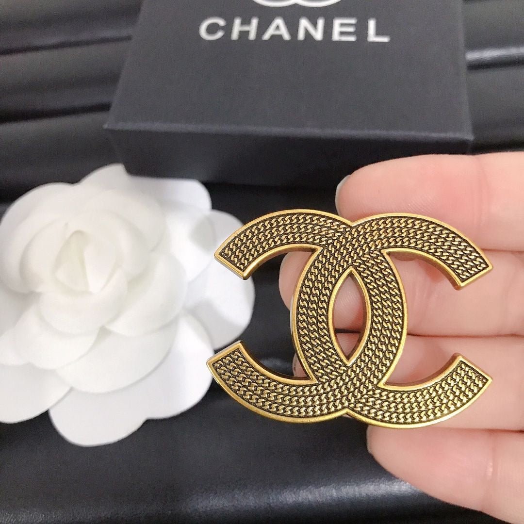 Women's High-End Letter Fashion Brooch Accessories - najeste