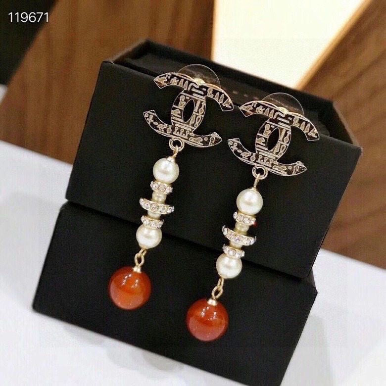 Ladies New Simple Versatile Earrings