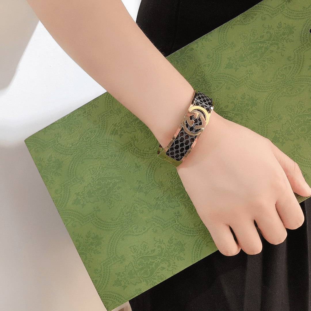 Women‘s Letter Fashion Diamond Bracelet - najeste