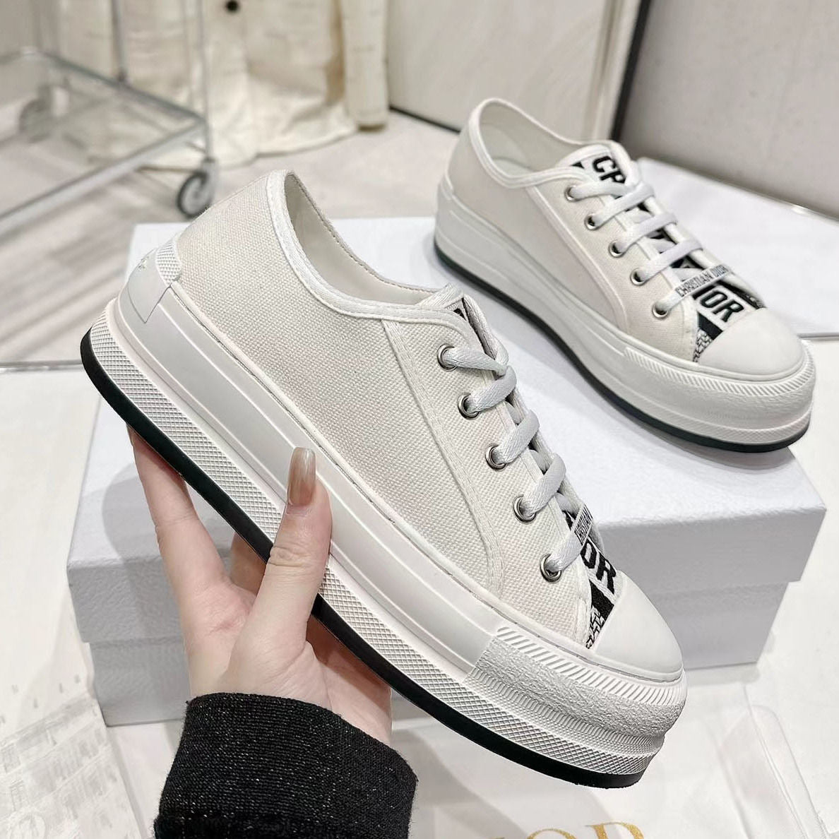 Women's Fashion Thick-soled Casual Shoes