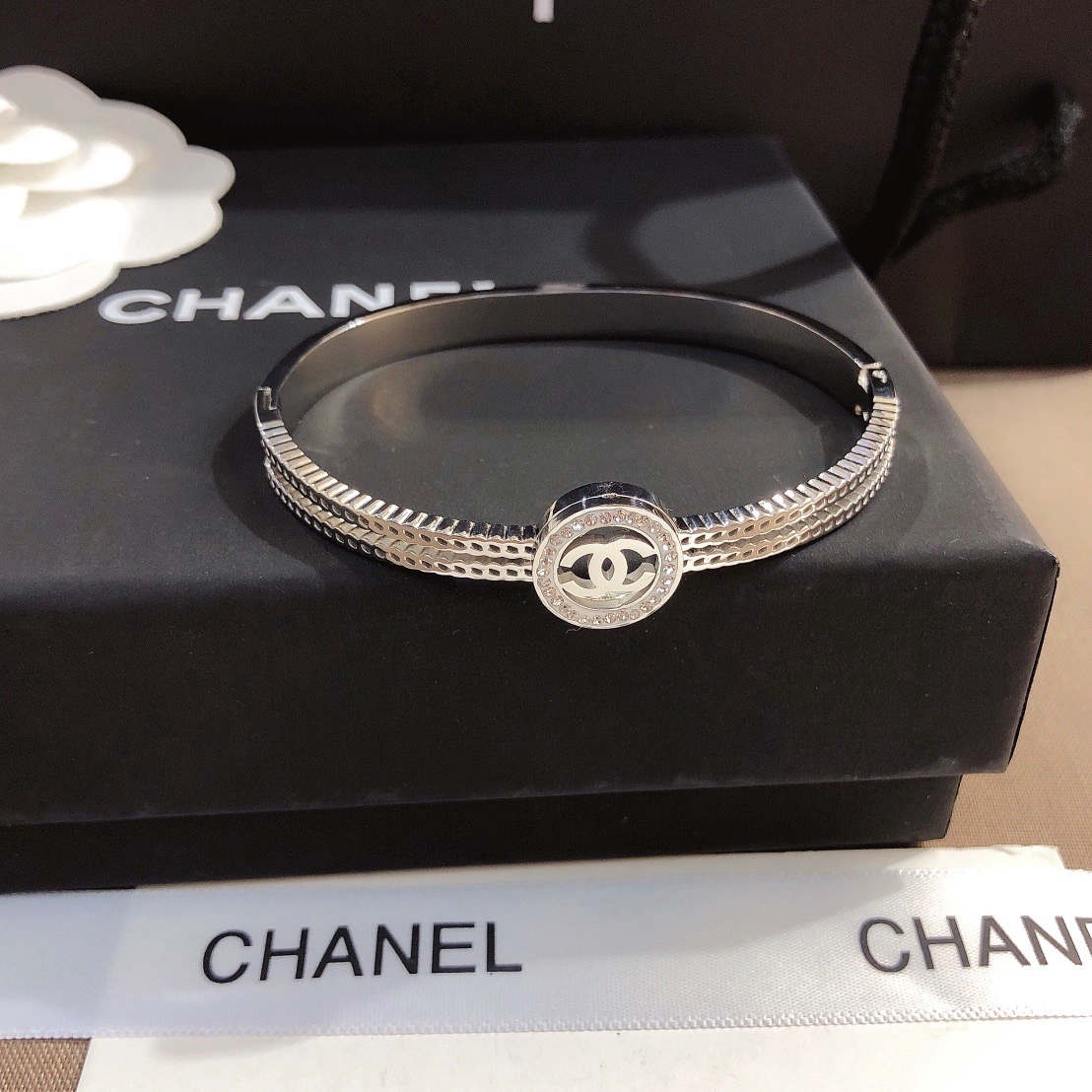 Women‘s Fashion High-End Letter Bracelet